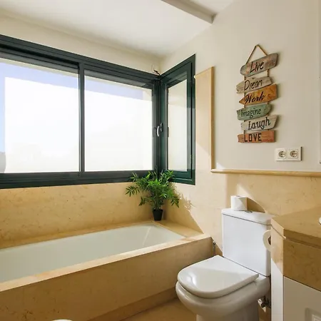Luxury 3-bed Capanes Del Golf * Benahavís